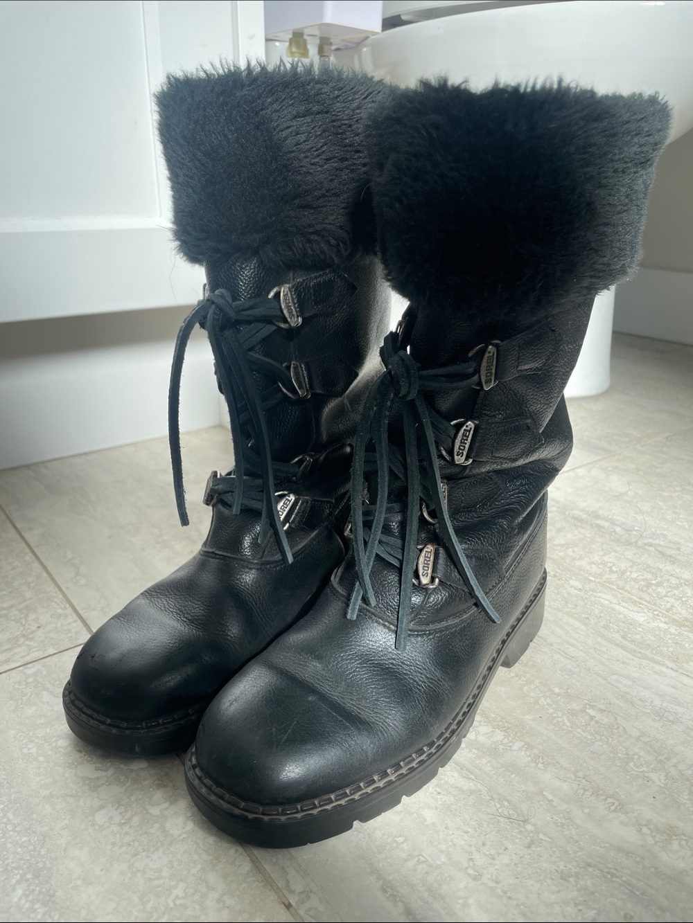 Vintage SOREL Women’s Black Faux-Fur Trim Lace-Up Winter Boots